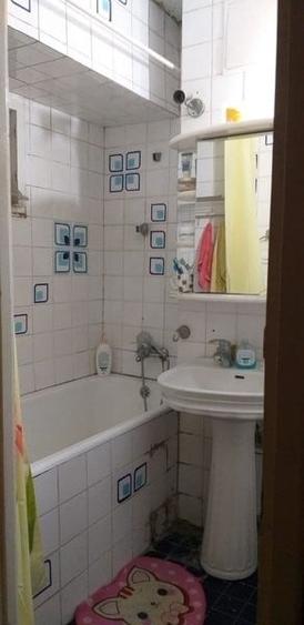Apartament cu 3 camere decomandat în Obor