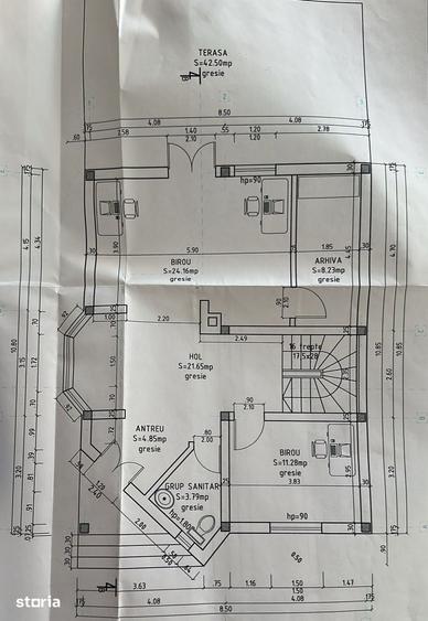Casă cu 7 camere cu Teren 1000 Mp în Central