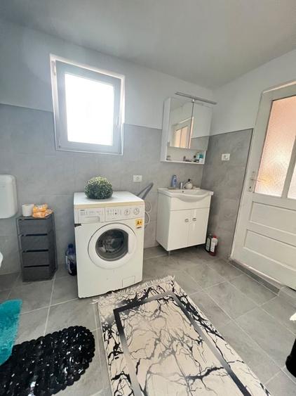 Casă cu 4 camere în Frumușeni