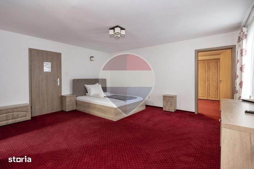 Spațiu comercial, de 2,110 mp, în Central