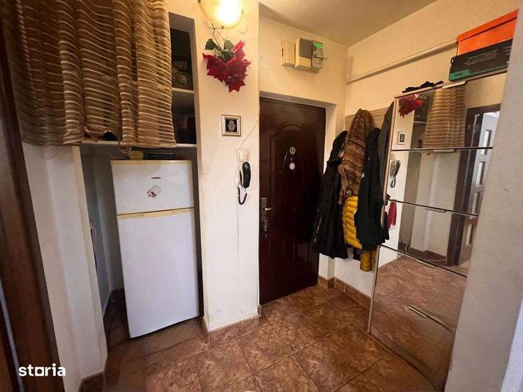 Apartament cu 2 camere semidecomandat, mobilat în Calea București