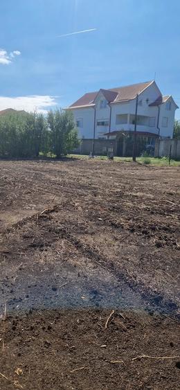 Teren de 750 mp, în Căciulați