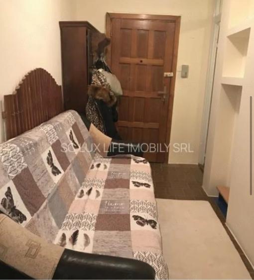 Garsonieră decomandată în Soarelui