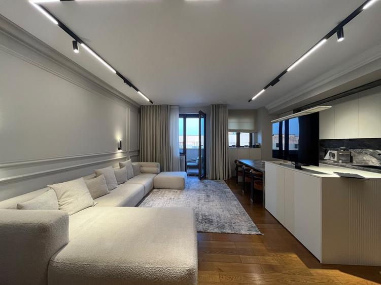 Apartament cu 3 camere decomandat, mobilat în Unirii