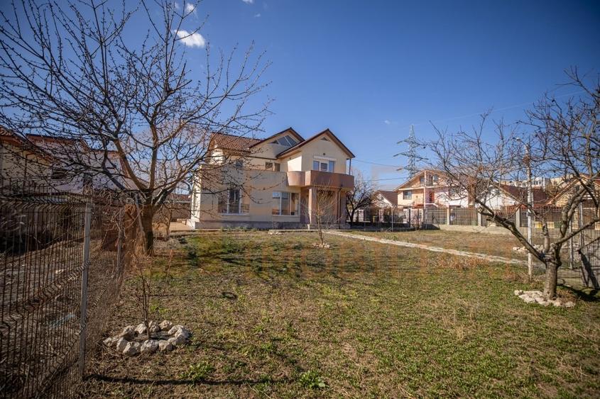 Casă individuală cu 6 camere cu Canalizare în Năvodari