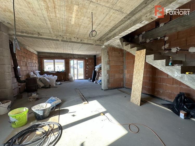Duplex cu 4 camere cu Teren 250 Mp în Bucovăț (Remetea Mare)