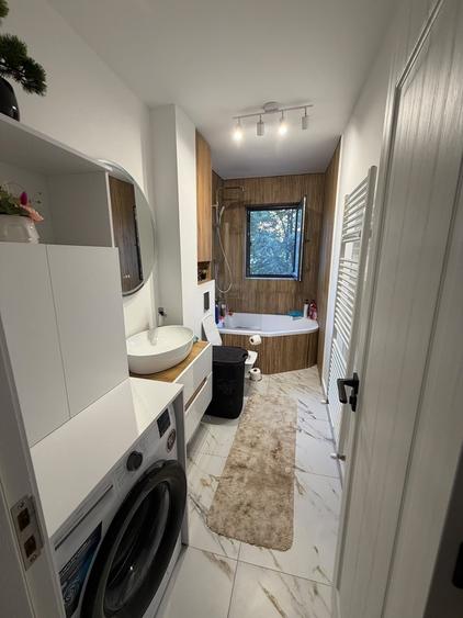 Apartament cu 4 camere decomandat în Ultracentral