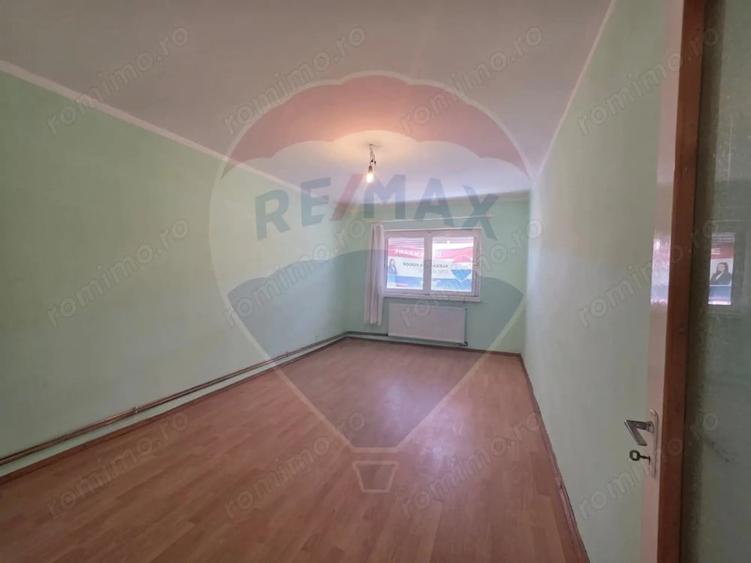 Apartament cu 2 camere decomandat în Vitrometan