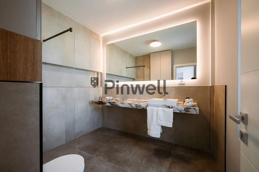 Casă cu 5 camere cu Piscina în Tunari