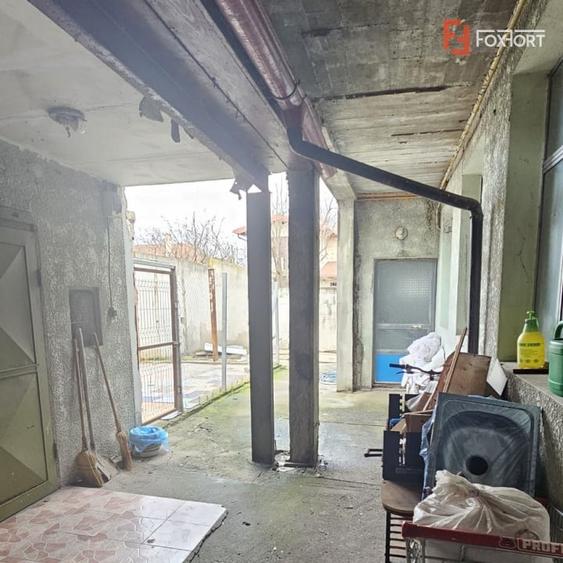 Casă individuală cu 7 camere cu Canalizare în Mehala