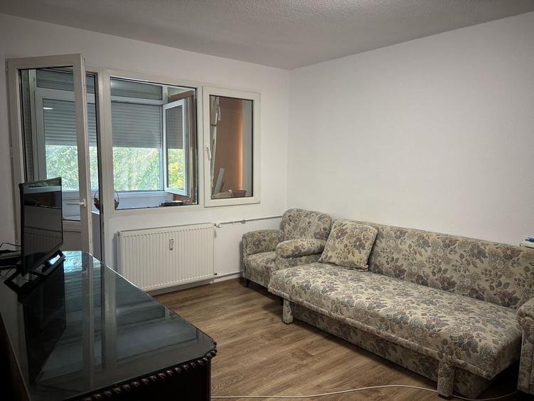 Apartament cu 2 camere semidecomandat, mobilat în Titan