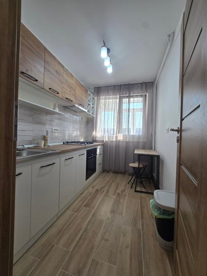 Apartament cu 2 camere semidecomandat în Giulești