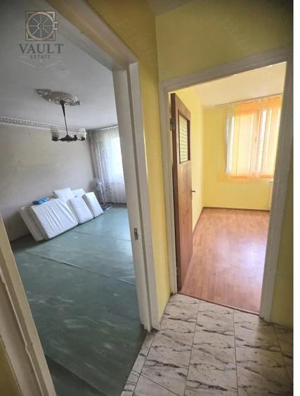 Apartament cu 3 camere semidecomandat în 1 Decembrie 1918