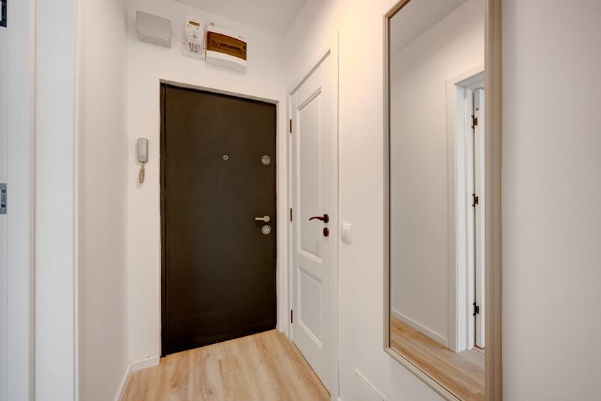 Apartament cu 2 camere semidecomandat în Basarabia