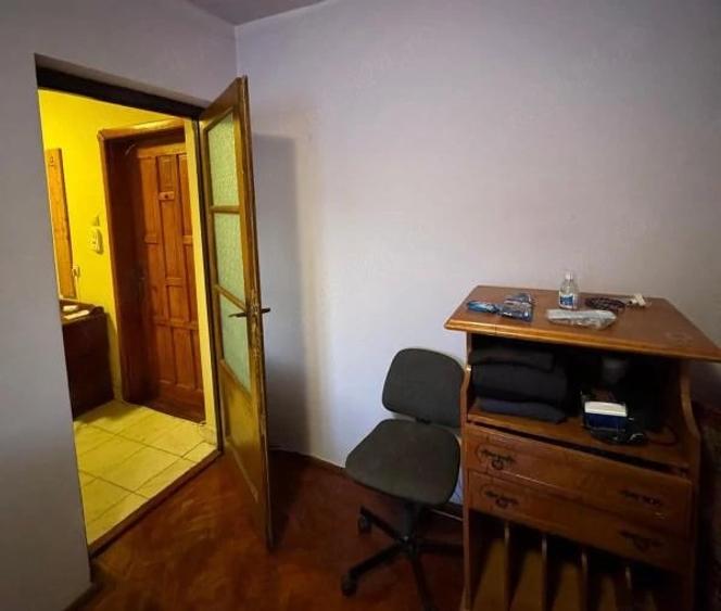 Apartament cu 3 camere semidecomandat în Ultracentral