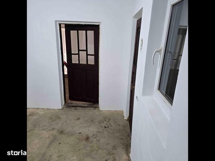 Casă cu 4 camere în Schitu