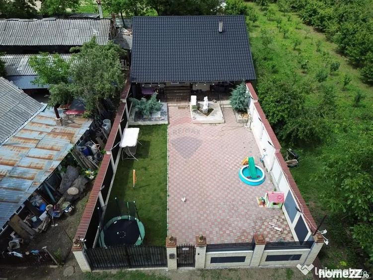 Casă cu 3 camere cu Teren 443 Mp în Central