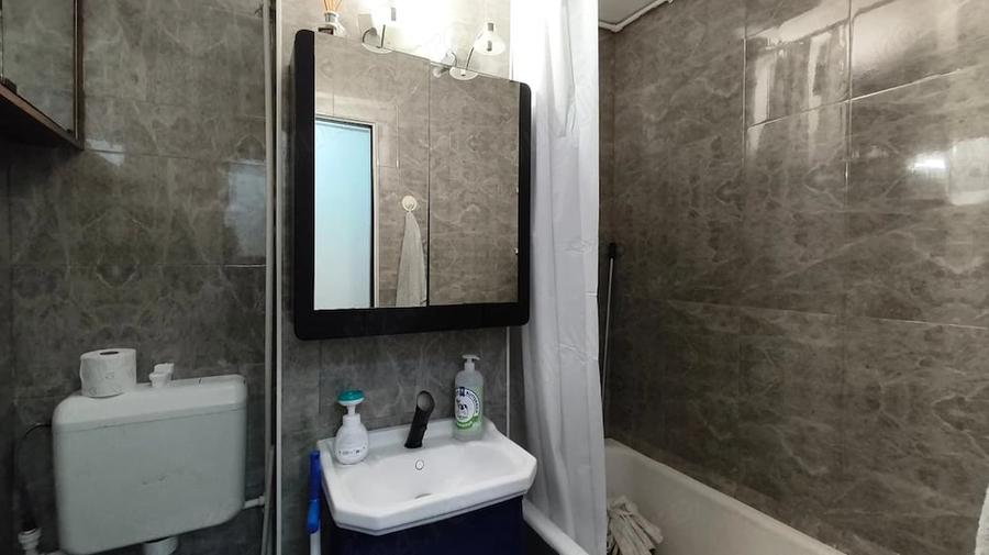 Apartament cu 2 camere decomandat în Micro 15