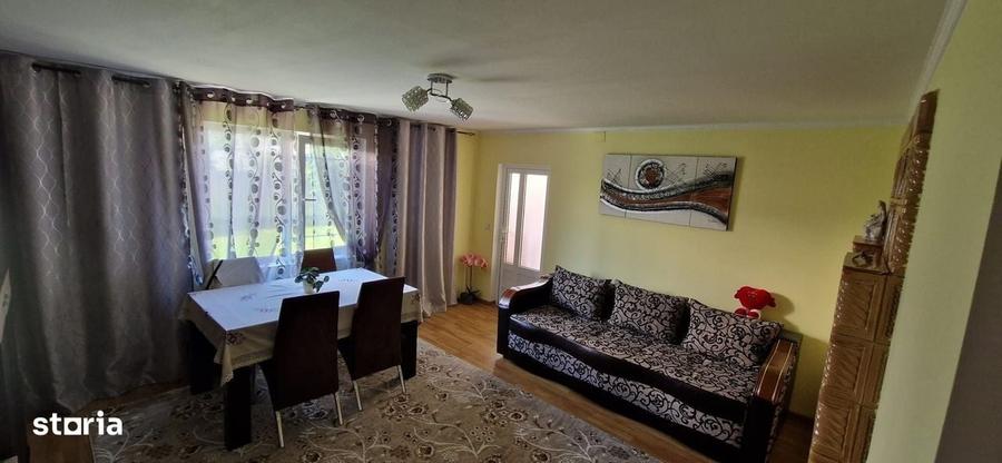 Casă cu 3 camere în Bogdănești