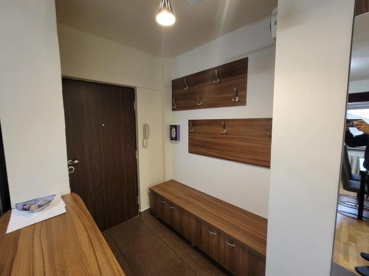 Apartament cu 4 camere decomandat în Rogerius