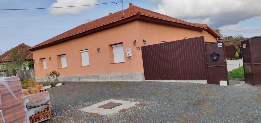 Casă cu 3 camere în Donceni