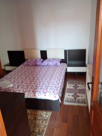 Apartament cu 3 camere decomandat în Exterior Vest