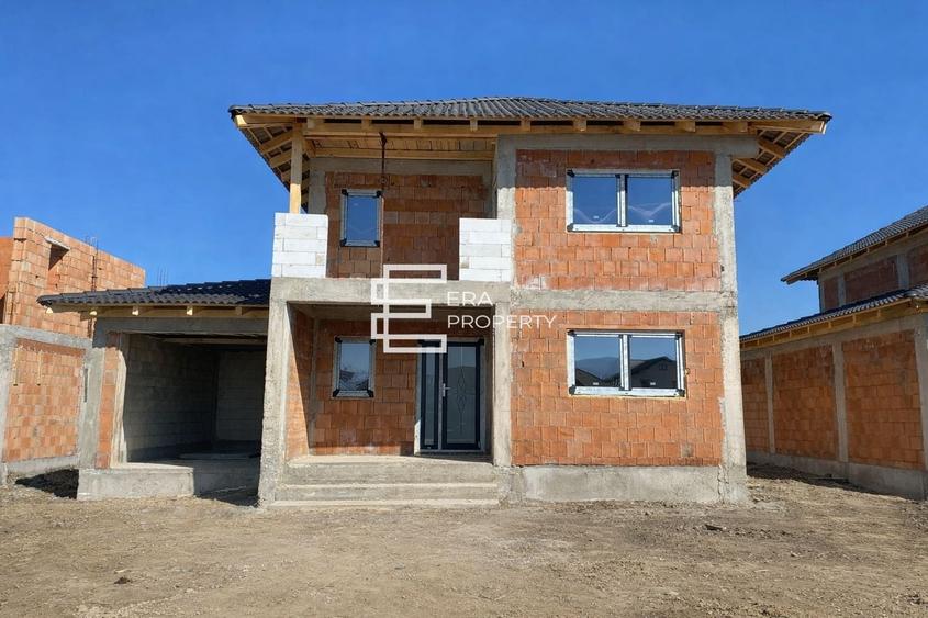 Casă individuală cu 5 camere cu Canalizare în Șelimbăr