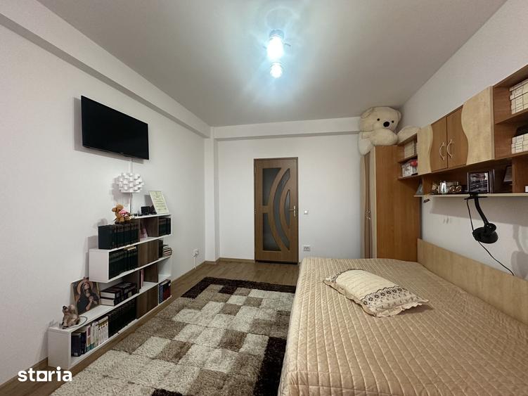 Apartament cu 3 camere decomandat în Cantacuzino