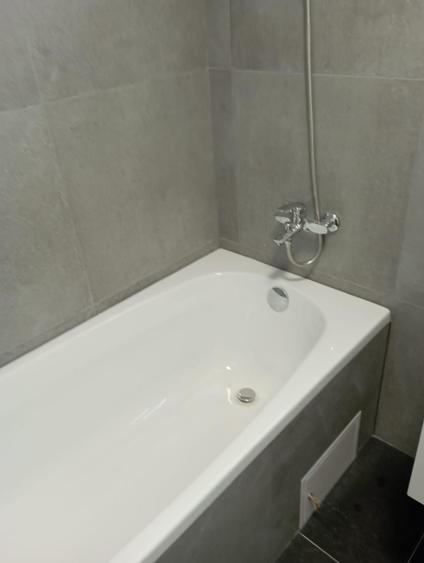 Apartament cu 2 camere semidecomandat în Florești
