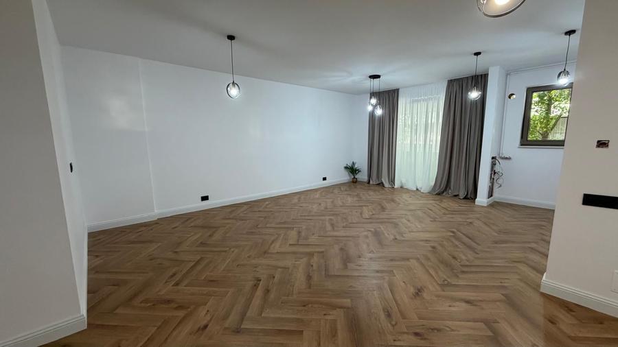 Apartament cu 2 camere semidecomandat în Băneasa