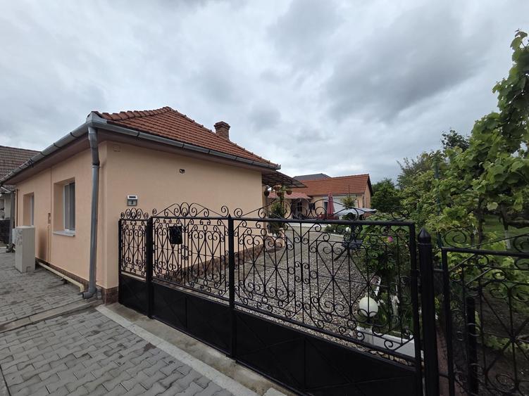 Casă cu 4 camere în Central