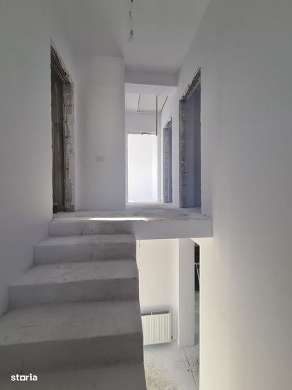 Casă cu 4 camere în Vidra