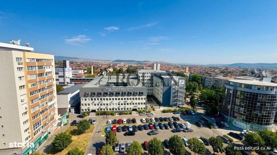 Apartament cu 3 camere decomandat în Central