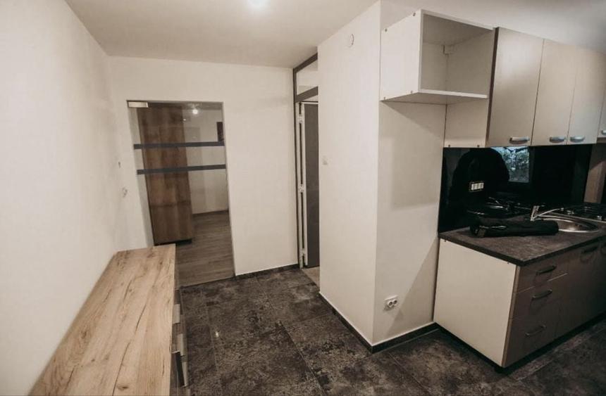 Garsonieră decomandată în Traian