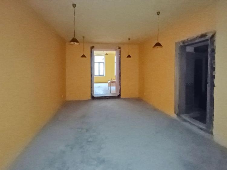 Spațiu comercial, de 145 mp, în Brașovul Vechi