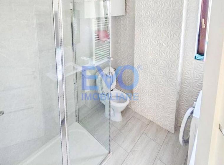 Apartament cu 3 camere semidecomandat în Valea Adâncă