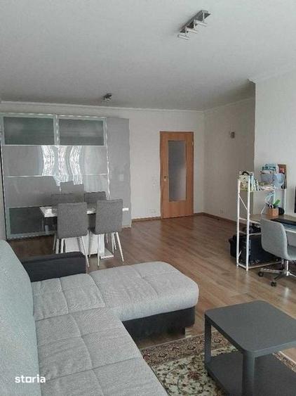 Apartament cu 3 camere în Central — fotografia 3