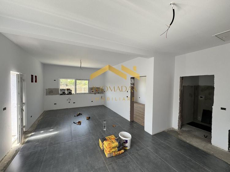 Duplex cu 3 camere cu Canalizare în Sânmihaiu Român
