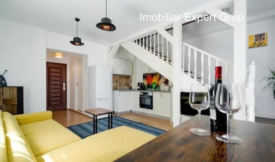 Apartament cu 4 camere decomandat în P-ța Unirii
