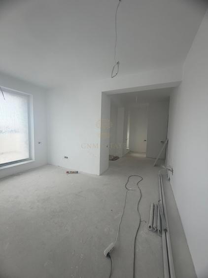 Apartament cu 4 camere semidecomandat, mobilat în Eminescu