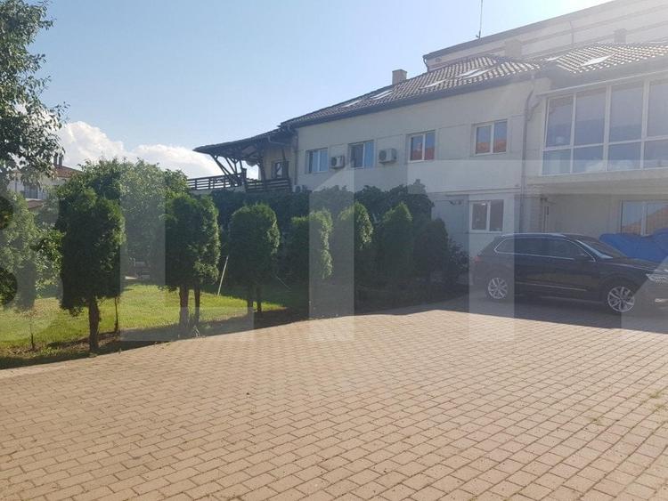 Casă individuală cu 15 camere cu Teren 1256 Mp în Între Lacuri