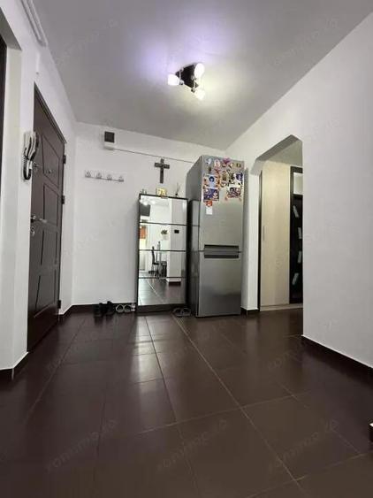Apartament cu 3 camere decomandat, mobilat în Lipovei