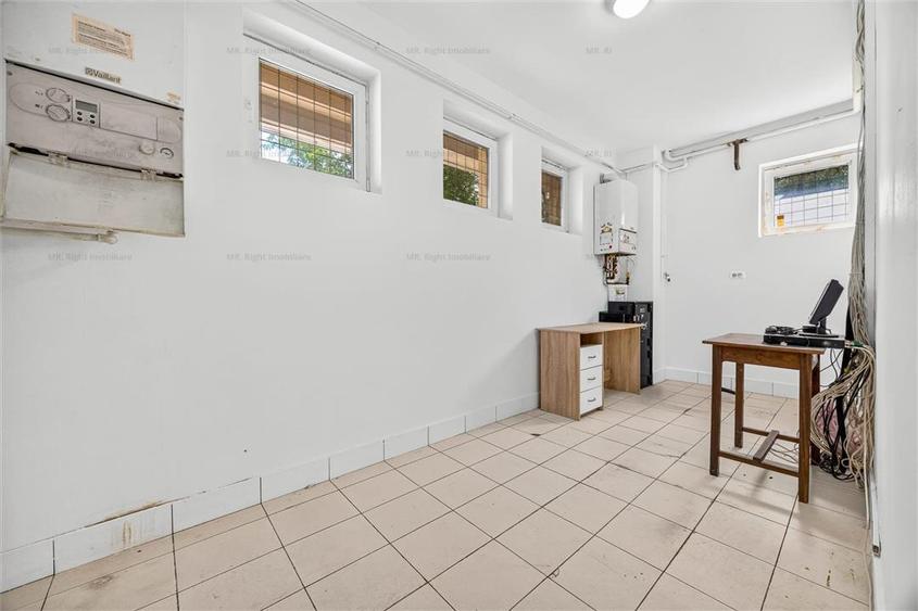 Spațiu comercial, de 537.65002441406 mp, în Vlahuță
