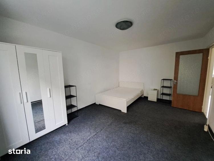 Apartament cu 3 camere decomandat în Drumul Taberei