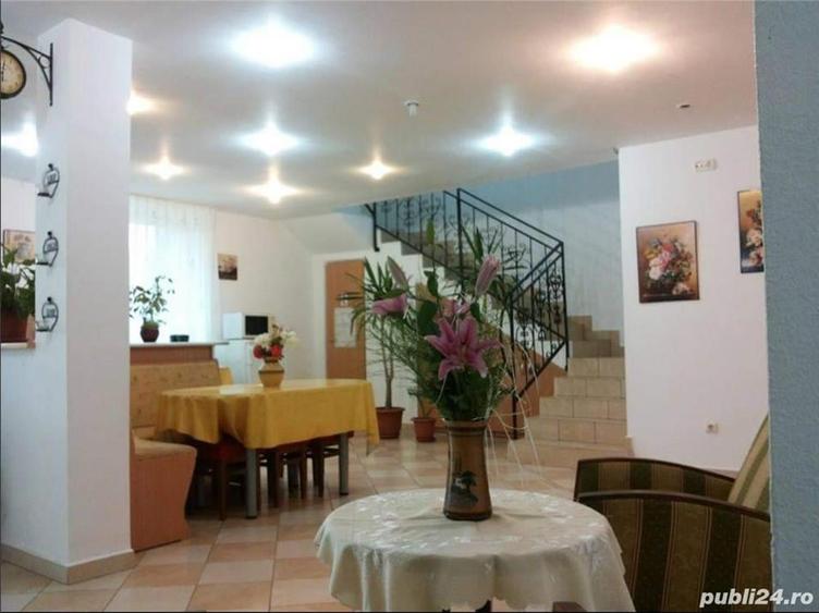 Casă cu 8 camere în Sânmartin