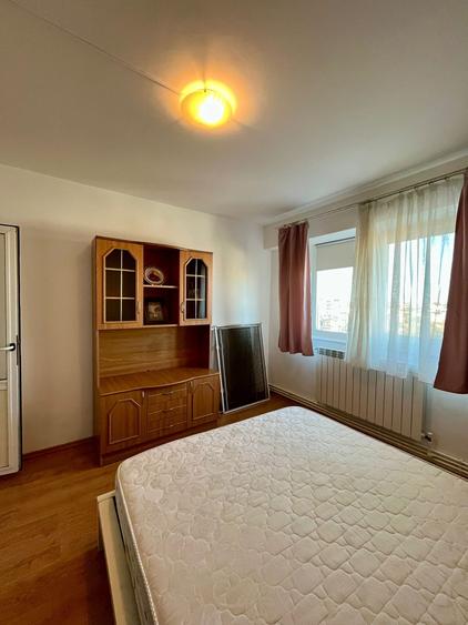 Apartament cu 2 camere decomandat în Casa de Cultură