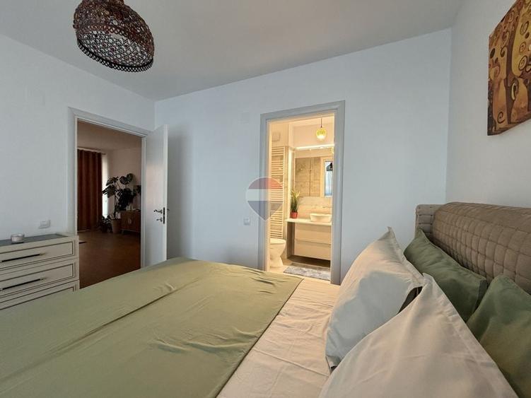 Apartament cu 3 camere semidecomandat în Central