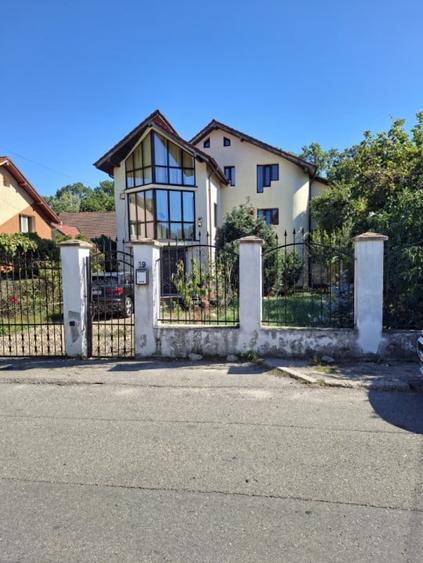 Duplex cu 7 camere cu Canalizare în Găvana 3