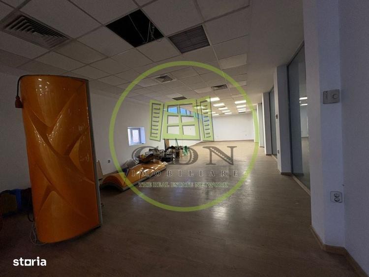Spațiu comercial, de 92 mp, în Craiovița Nouă
