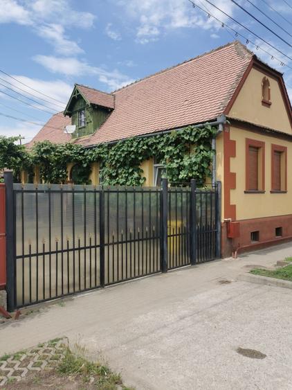 Casă cu 2 camere în Cristian